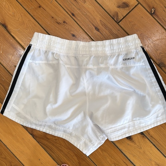 Adidas white shorts, women’s small, Aeroready - Picture 3 of 3